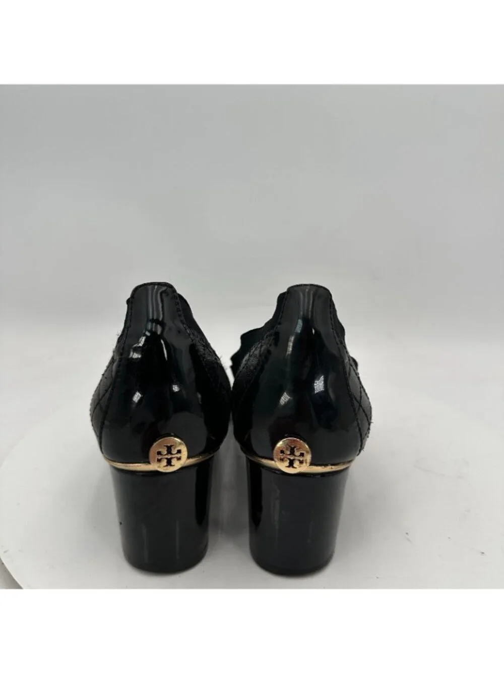 Tory Burch Carrie Women Size 7.5 Black Leather Quilted Pumps Gold Logo Shoes